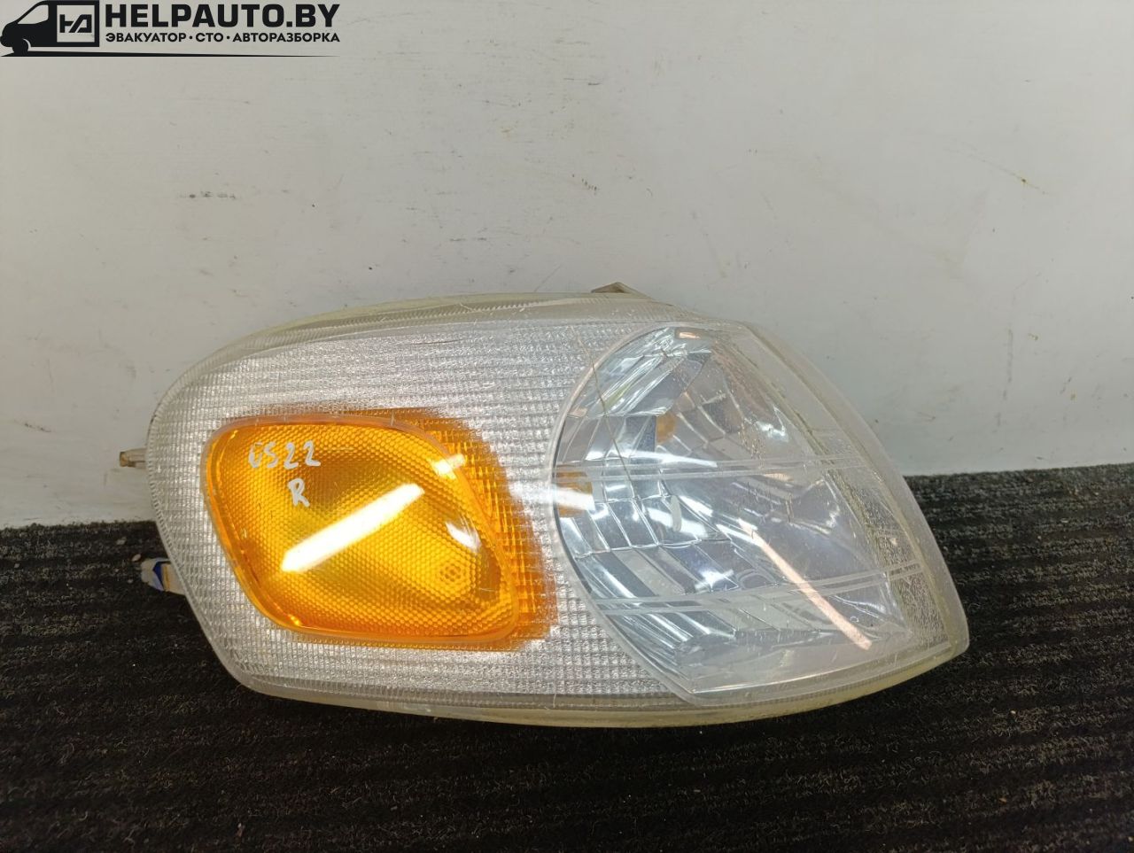 поворотник правый Opel Sintra 1 поколение 1999, 2.2 л., X 22 XE, бензин, МКПП, серебристый, минивэн, передний привод - фото №1