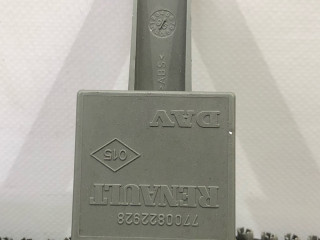 реле стеклоподъемников Renault Laguna 1 поколение [рестайлинг] 2000, 2.0 л., F4R 760, бензин, МКПП, светло бирюзовый, хетчбэк 5 дв., передний привод, 7700822928