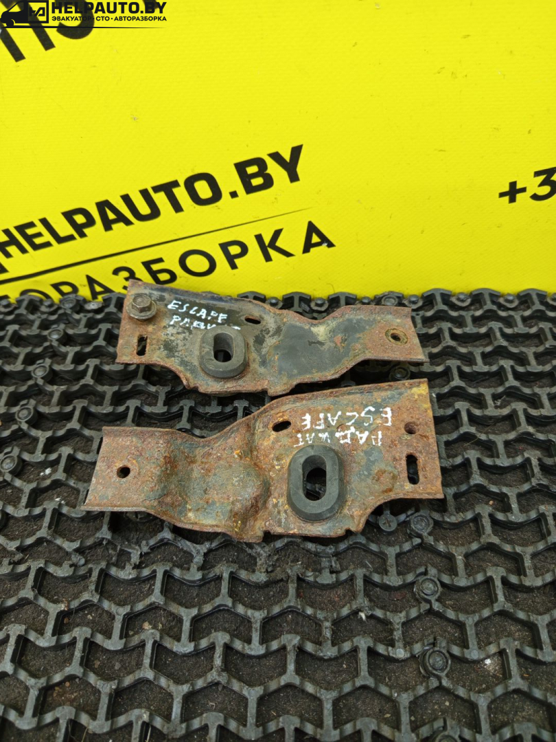 кронштейн радиатора Ford Escape 2 поколение R3 2009, 2.3 л., бензин, АКПП, синий, внедорожник 5 дв., передний привод - фото №1