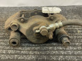 суппорт передний правый Mazda 323 6 поколение 1998, 2.0 л., дизель, МКПП, синий, хетчбэк 3 дв. - фото №6