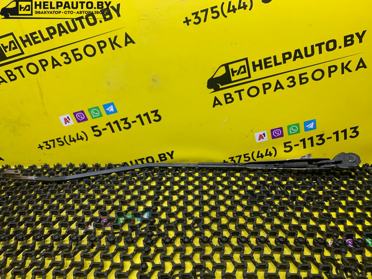 щеткодержатель (поводок стеклоочистителя, дворник) Renault Laguna 1 поколение 1995, 1.8 л., бензин, МКПП, универсал, передний привод, F3P - фото №1