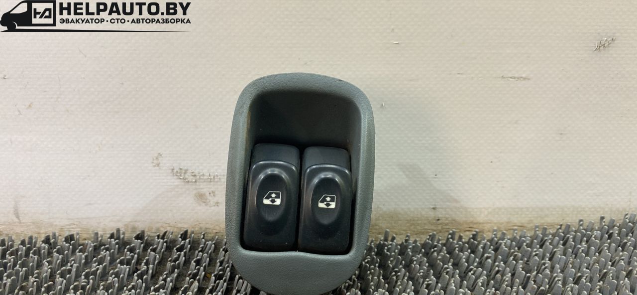 блок управления стеклоподъемниками Renault Scenic 1 поколение 1998, 1.6 л., бензин, МКПП, 838099G - фото №1