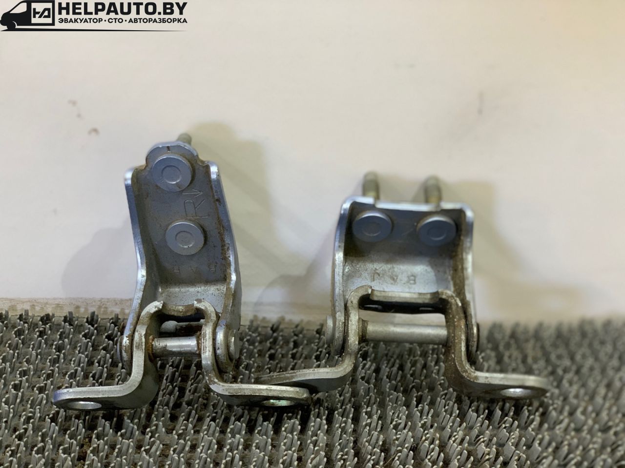 петля двери Honda Jazz 1 поколение 2002, 1.3 л., L13B, бензин, МКПП, голубой, хетчбэк 5 дв., передний привод - фото №1