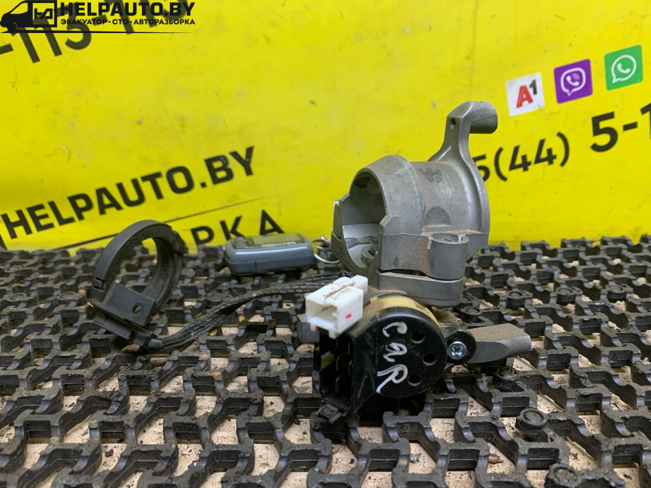 замок зажигания Mitsubishi Carisma 1 поколение (1995 - 1999), 1.8 л., 4G93 (GDI), бензин, МКПП, серебро, хетчбэк 5 дв., передний привод - фото №1