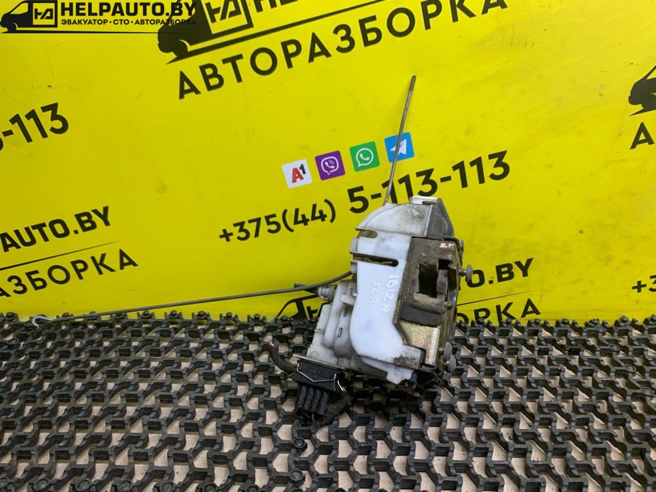 замок двери передней правой SEAT Ibiza 2 поколение 1998, 1.6 л., ALM, бензин, 5МКПП, синий, хетчбэк 5 дв., передний привод - фото №1
