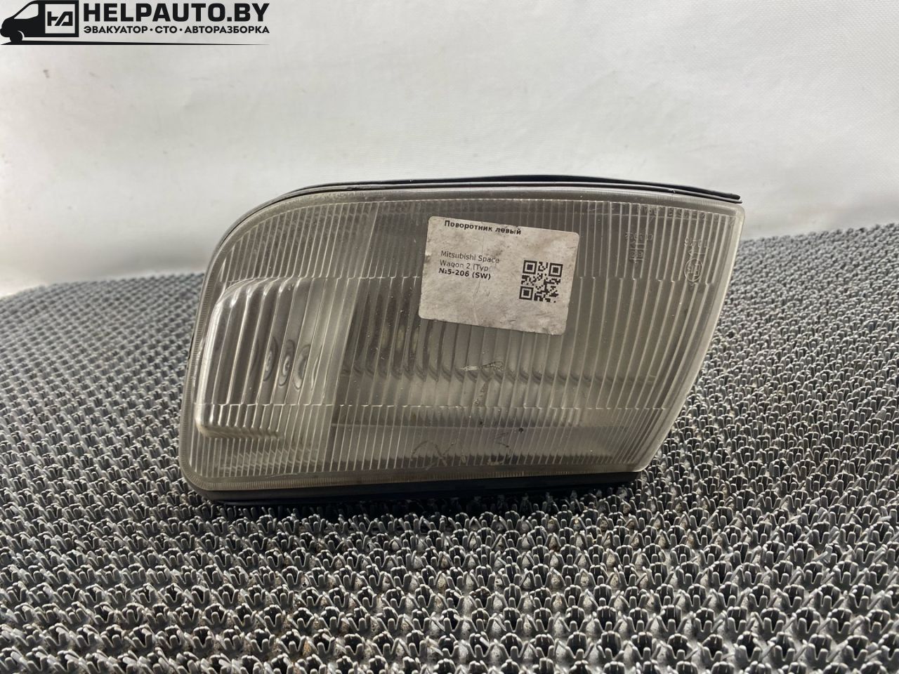 поворотник левый Mitsubishi Space Wagon 2 поколение (Typ N30/N40) 1994, 2.0 л., 4D68 T, дизель, МКПП, серый, минивэн - фото №1