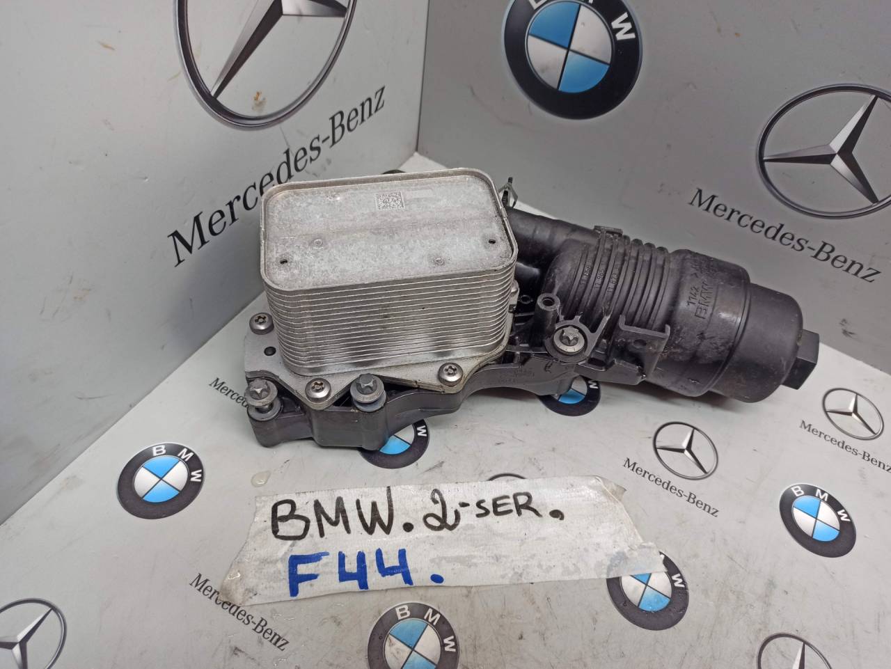 корпус масляного фильтра BMW 2 серия F44 2020, 2.0 л., бензин, хетчбэк 5 дв., полный привод, 1185804, 1198512, 1187339 - фото №1
