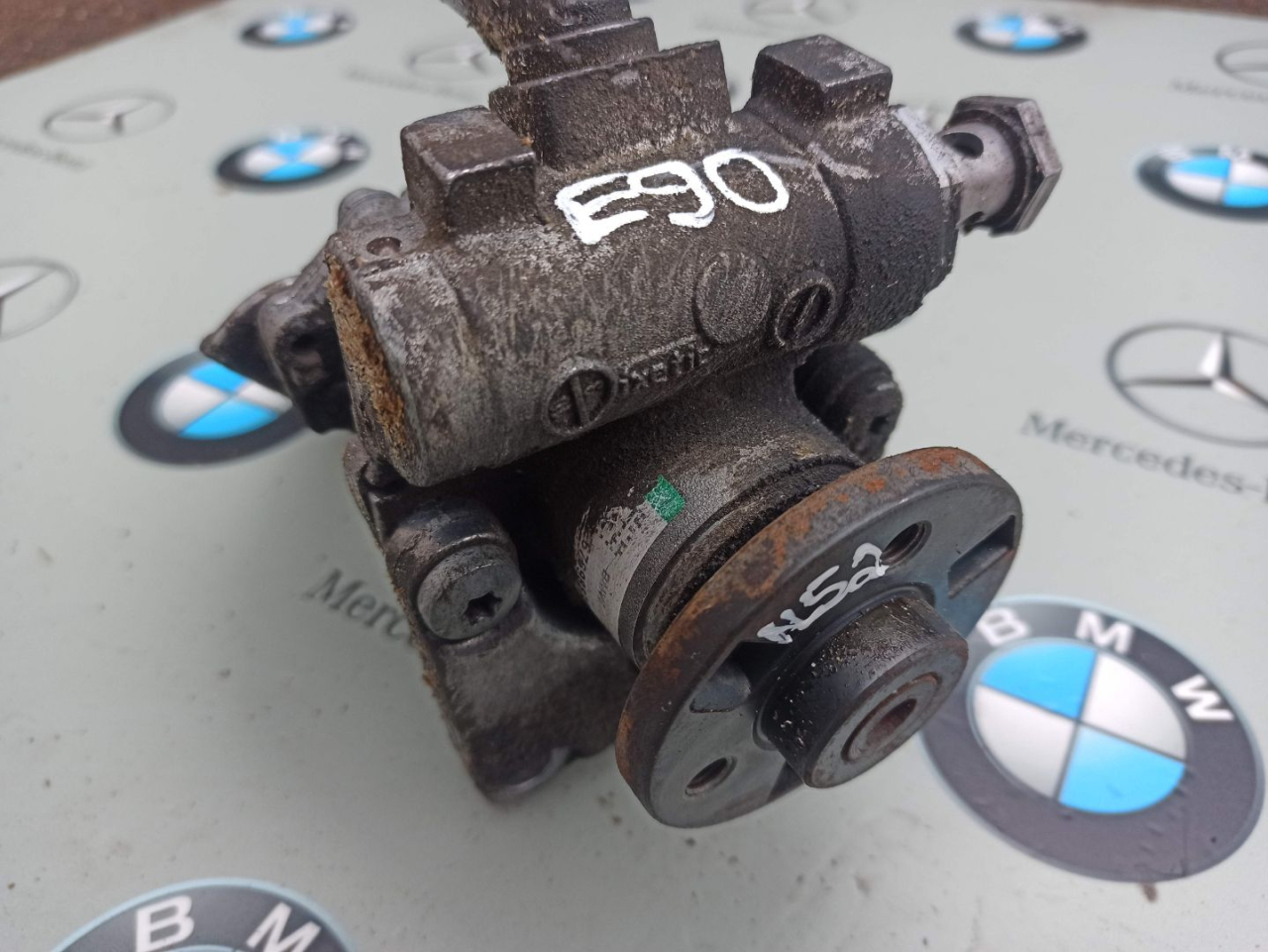 насос гидроусилителя руля BMW 3 серия E90/E91/E92/E93 2006, 2.5 л., N52 B25 AF, бензин, 6769887 - фото №1