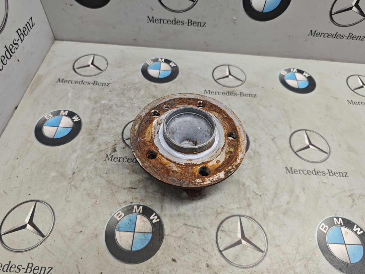 ступица задняя Mercedes-Benz GLB-Класс 1 поколение 2022, бензин, задний привод - фото №1