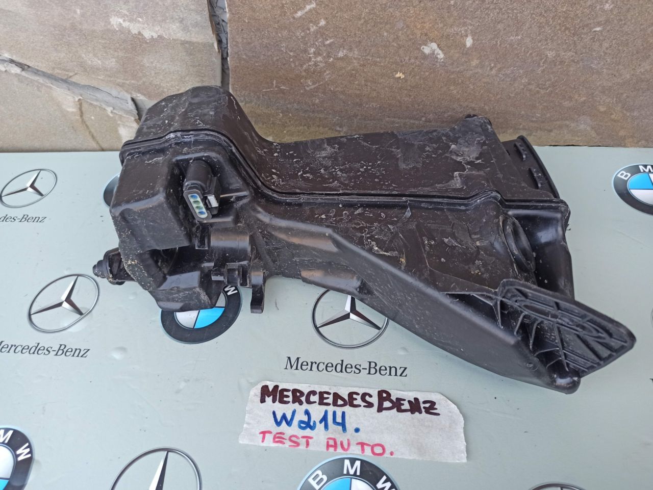 бачок омывателя Mercedes-Benz E-Класс W214 2025, 2.0 л., дизель, A2068690900, A2068690000, A2068600300 - фото №1