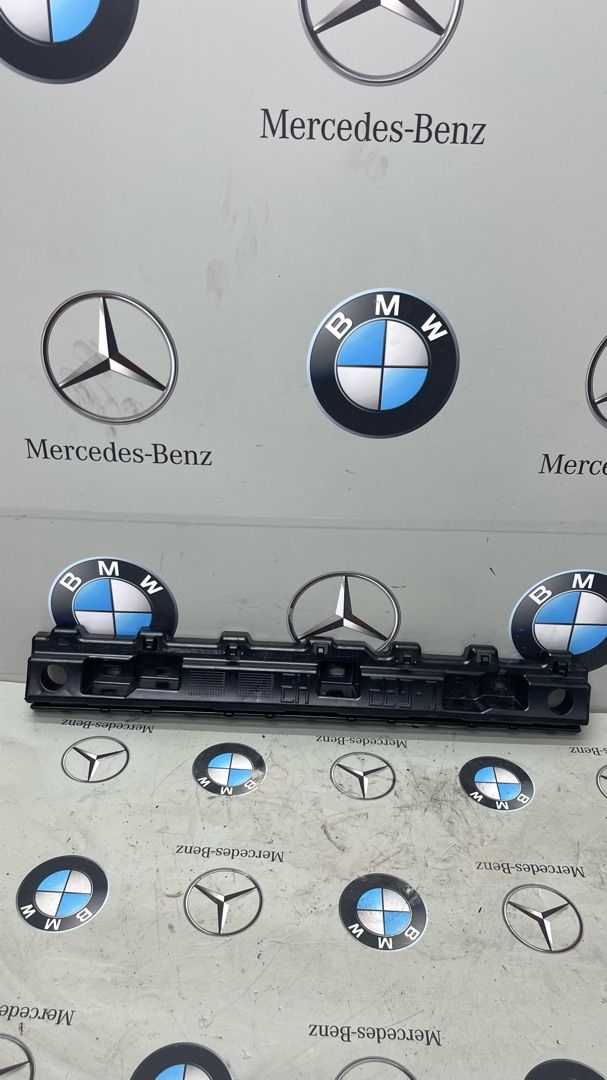 Кронштейн крепления порога BMW 6 GT G32 2019, 3.0 л., B58B30, бензин, 51777387355, 7387355 - фото №1