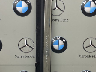 накладка на порог внутренняя Mercedes-Benz C-Класс W205 [рестайлинг] 2020, 2.0 л., M264.920, бензин, кабриолет, задний привод, A2056801911, A2056804111
