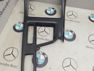 рамка обрамление кулисы BMW X1 F48 2018, 2.0 л., бензин, 9292547
