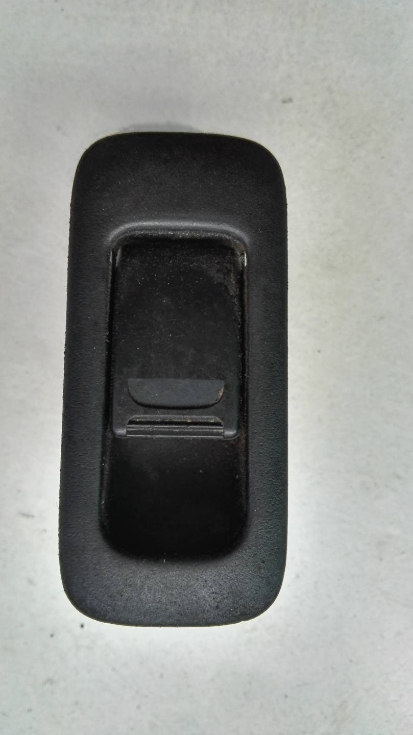 Кнопка стеклоподъемника к Suzuki Liana 37995-75F0, 2004, купить | DT-73023. Фото #1