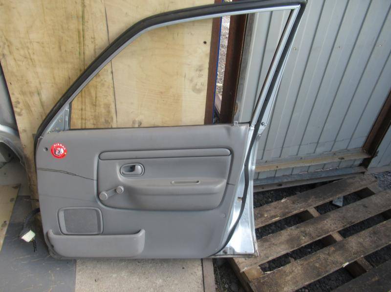 Дверь передняя правая Mazda Demio 1 DW купить в Беларуси