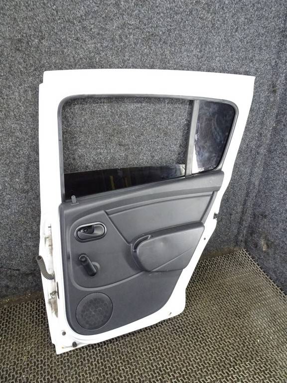 Дверь задняя правая Dacia Sandero 1 купить в России