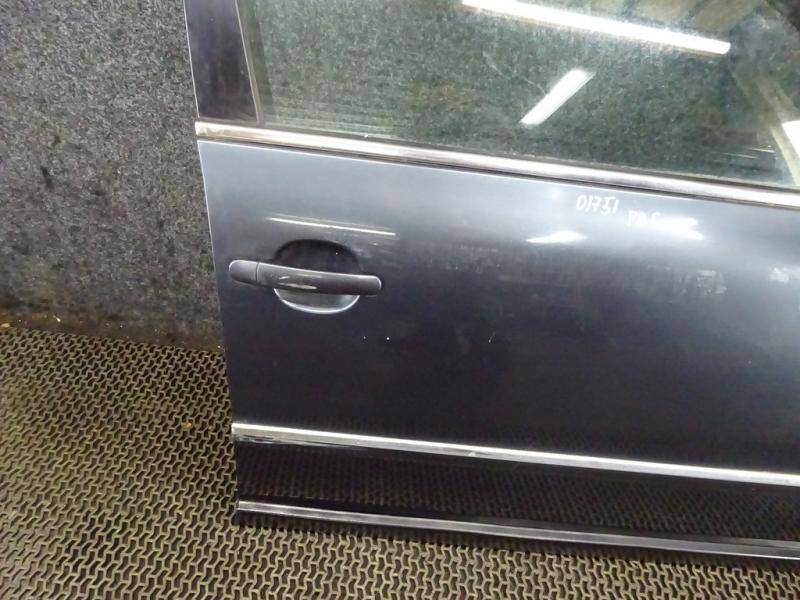 Дверь передняя правая Volkswagen Passat 5 купить в Беларуси