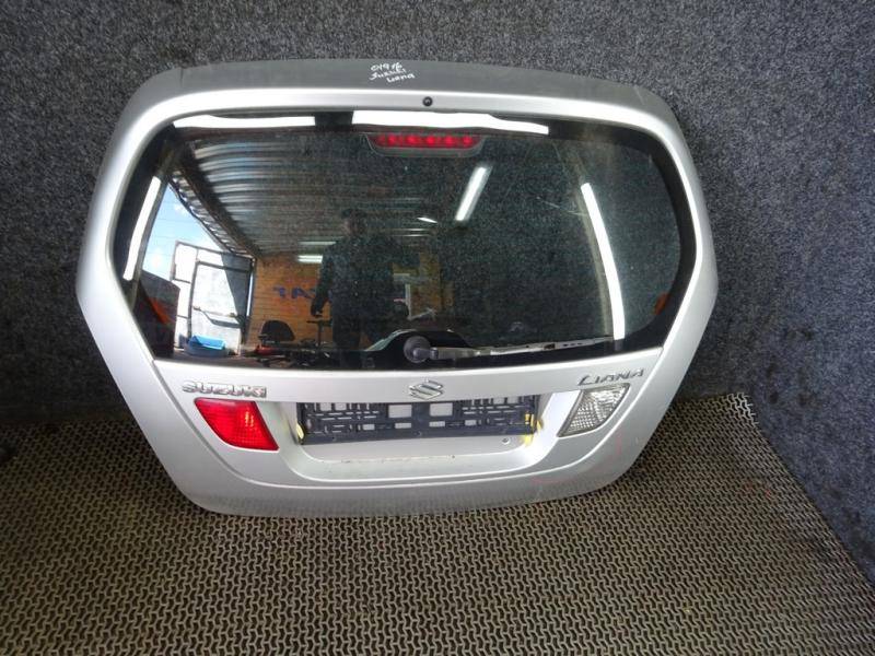 Крышка (дверь) багажника Suzuki Liana купить в Беларуси