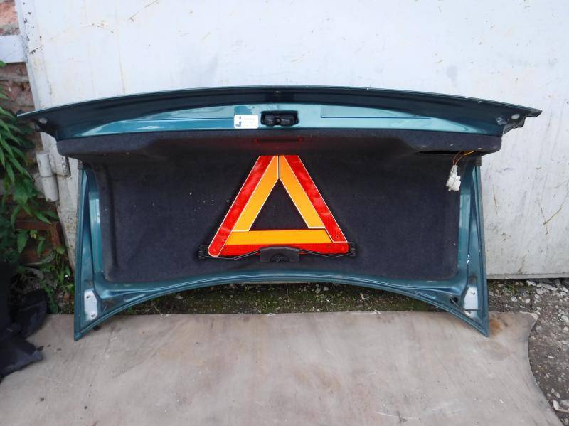 Крышка (дверь) багажника Audi A8 D2 купить в Беларуси
