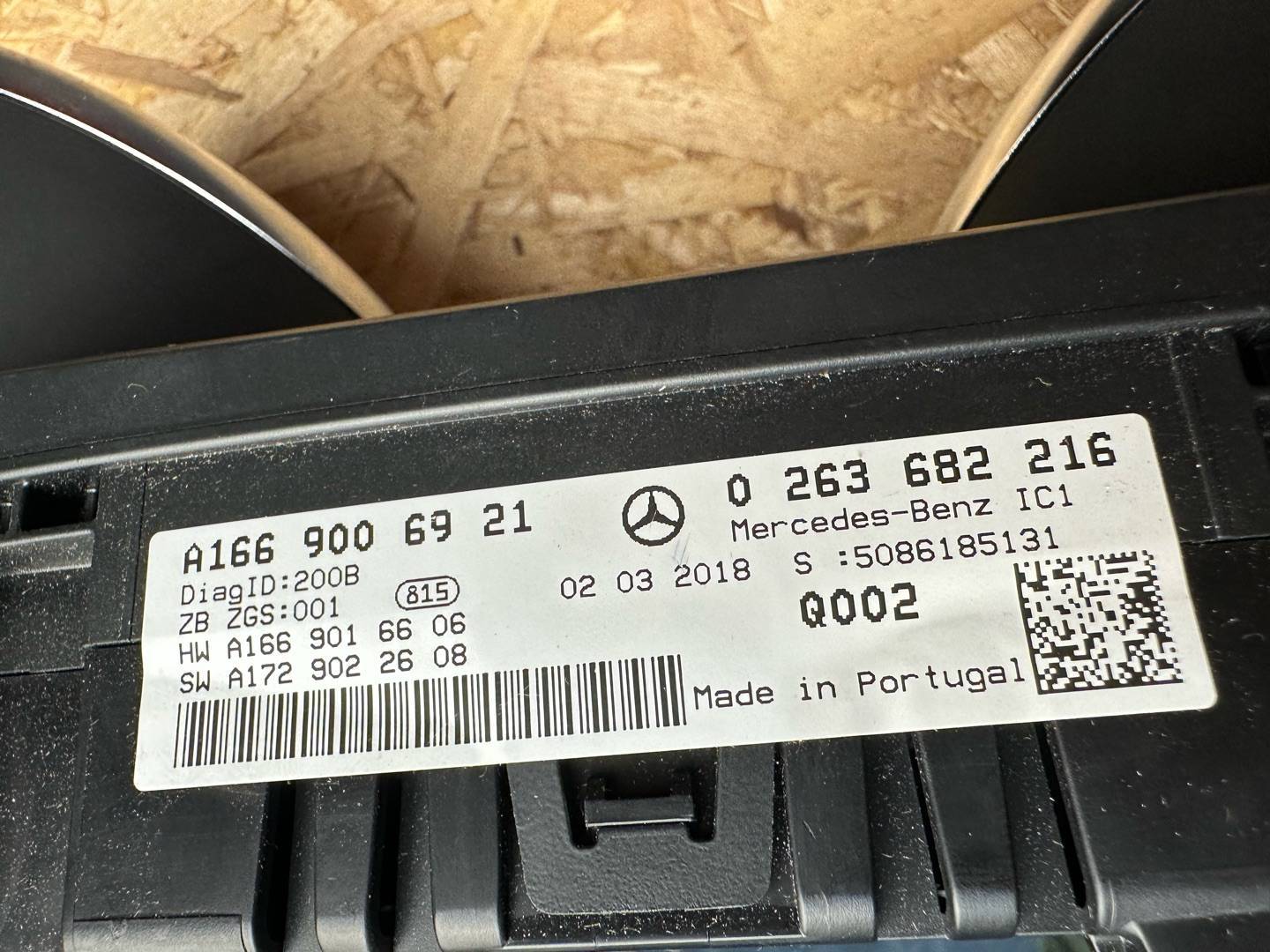 Панель приборная (щиток приборов) Mercedes GLE-Class (W166) купить в России