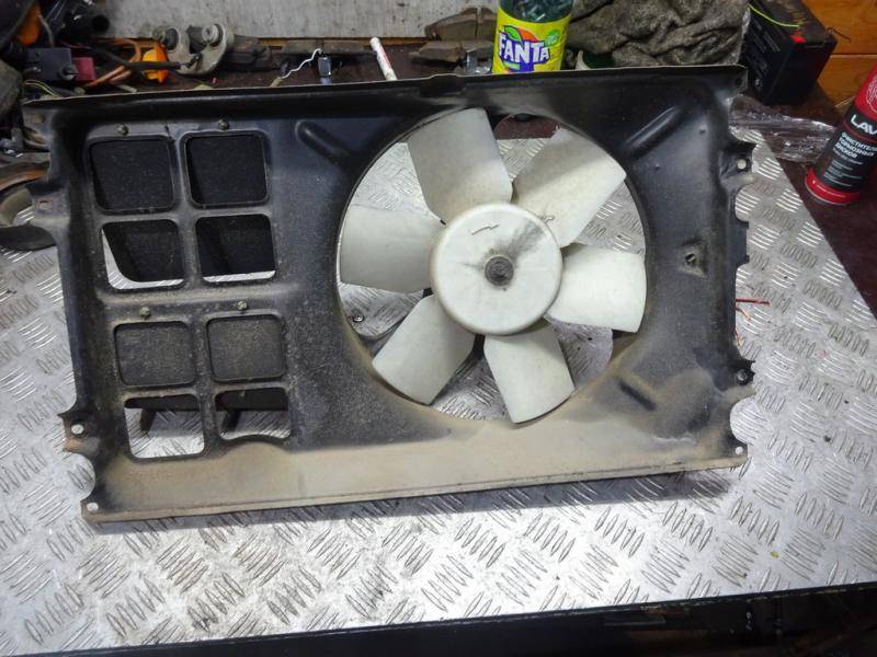Вентилятор радиатора основного Volkswagen Passat 3 купить в России