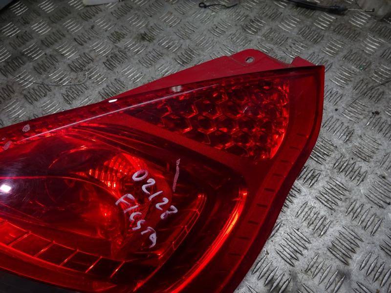 Фонарь задний правый Ford Fiesta 6 купить в России