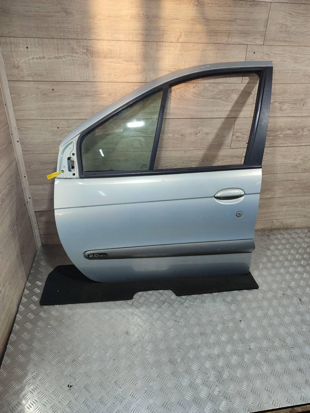 Дверь передняя левая Renault Scenic 1 купить в России