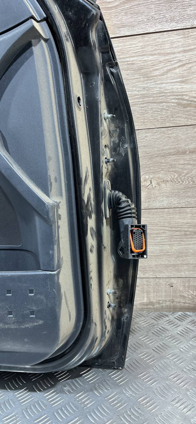 Дверь передняя левая Renault Megane 2 купить в Беларуси