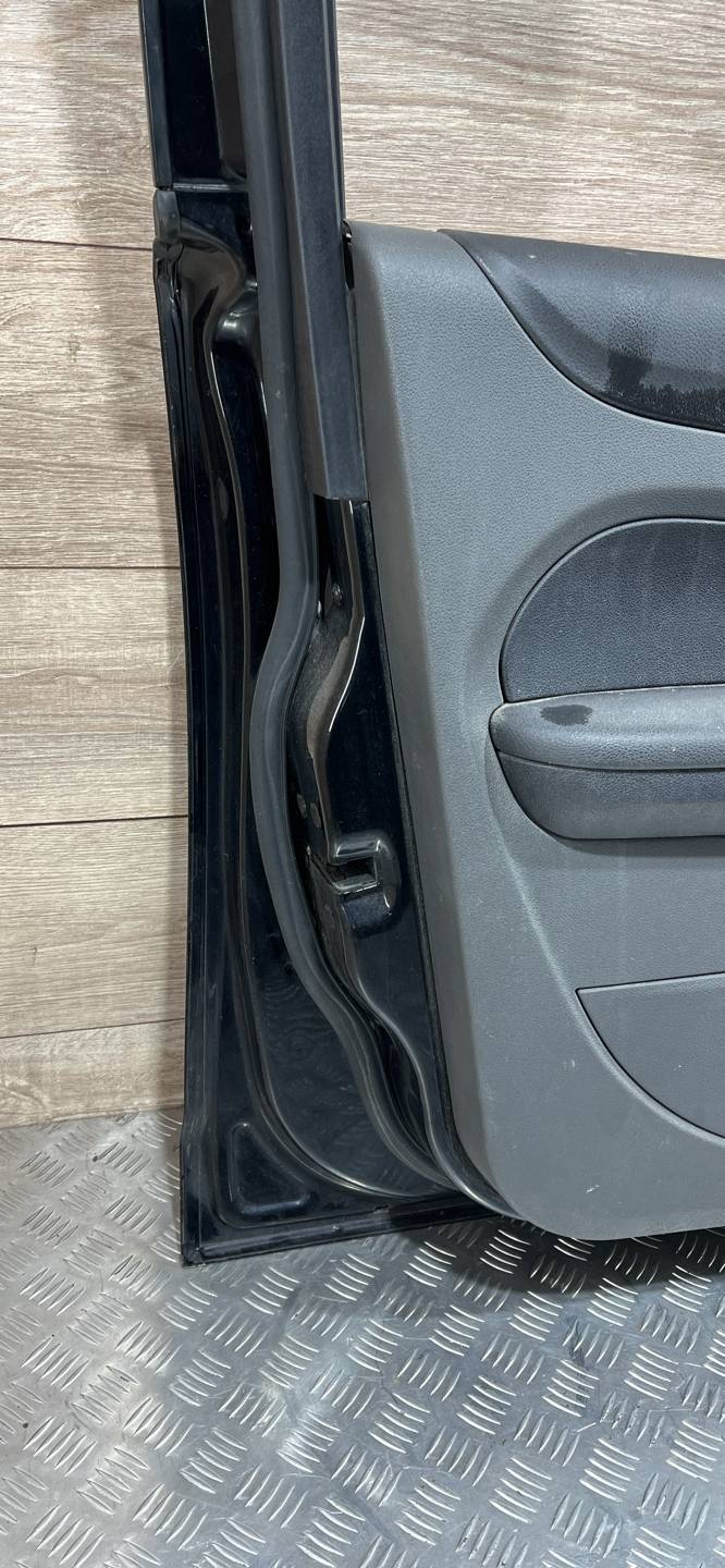 Дверь передняя левая Ford Focus 2 купить в Беларуси