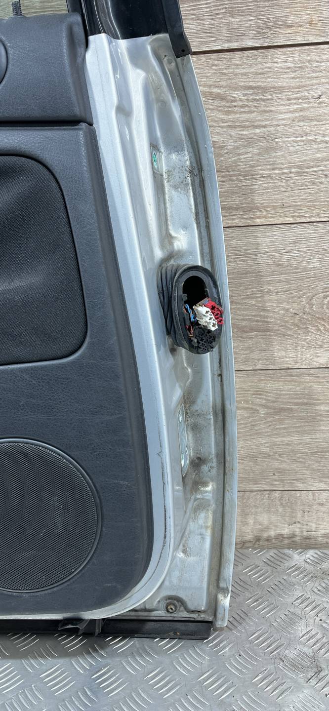 Дверь задняя левая Volkswagen Passat 5 купить в России