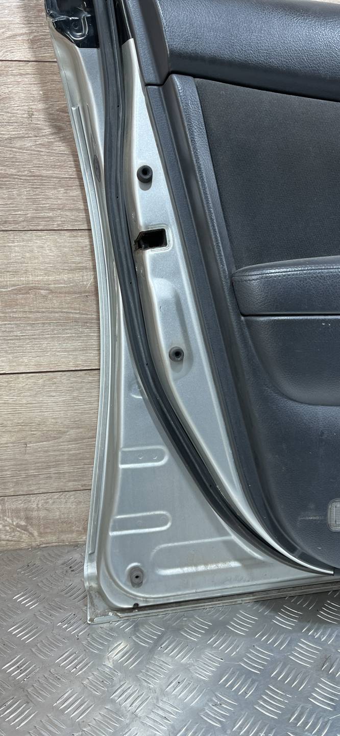 Дверь передняя левая Toyota Avensis 2 (T250) купить в Беларуси