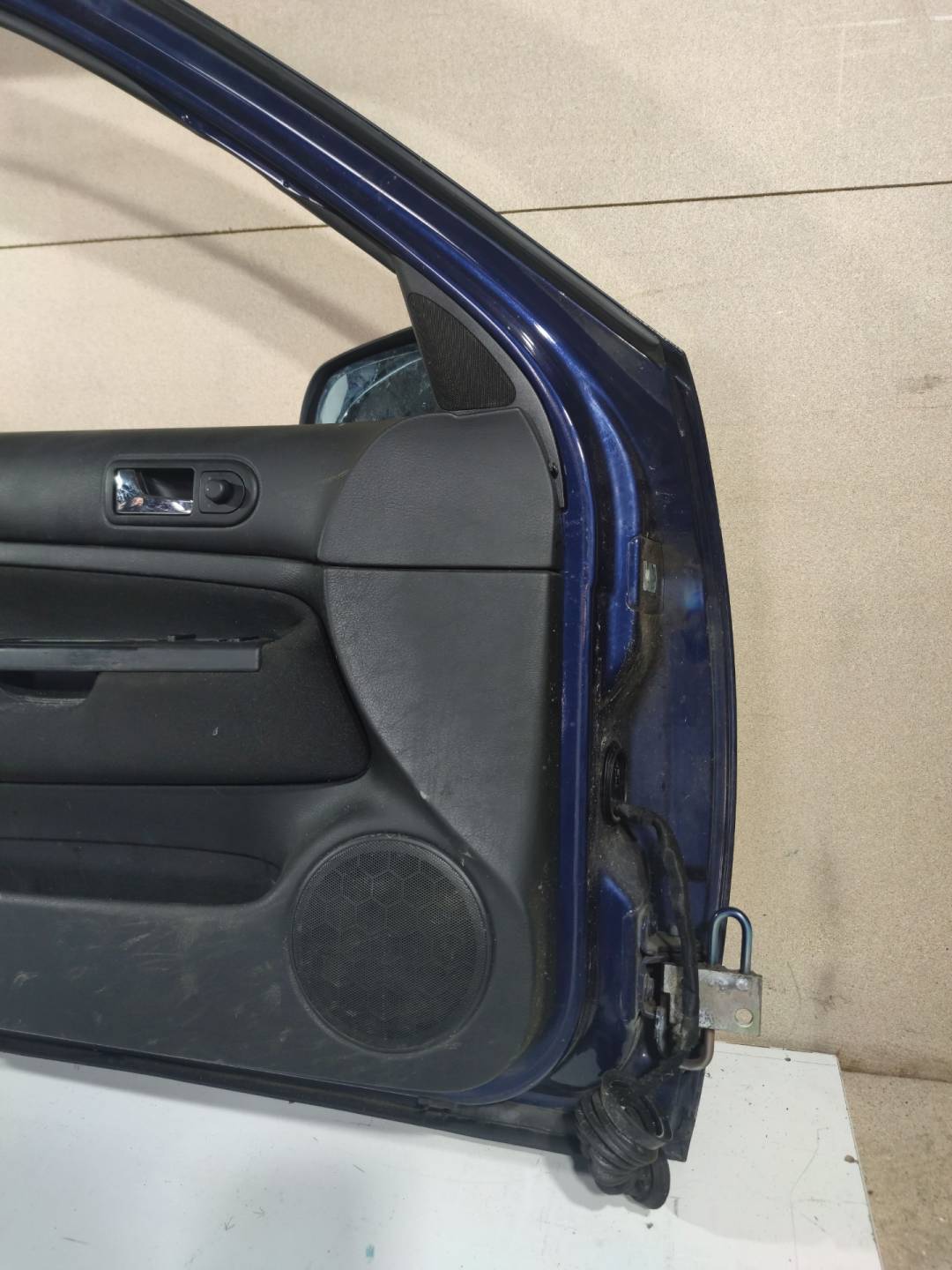 Дверь передняя левая Volkswagen Golf 4 купить в России