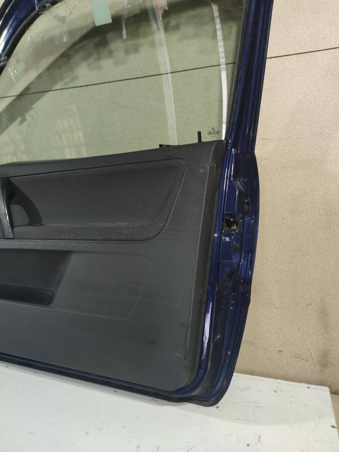 Дверь передняя правая Volkswagen Polo 3 купить в России