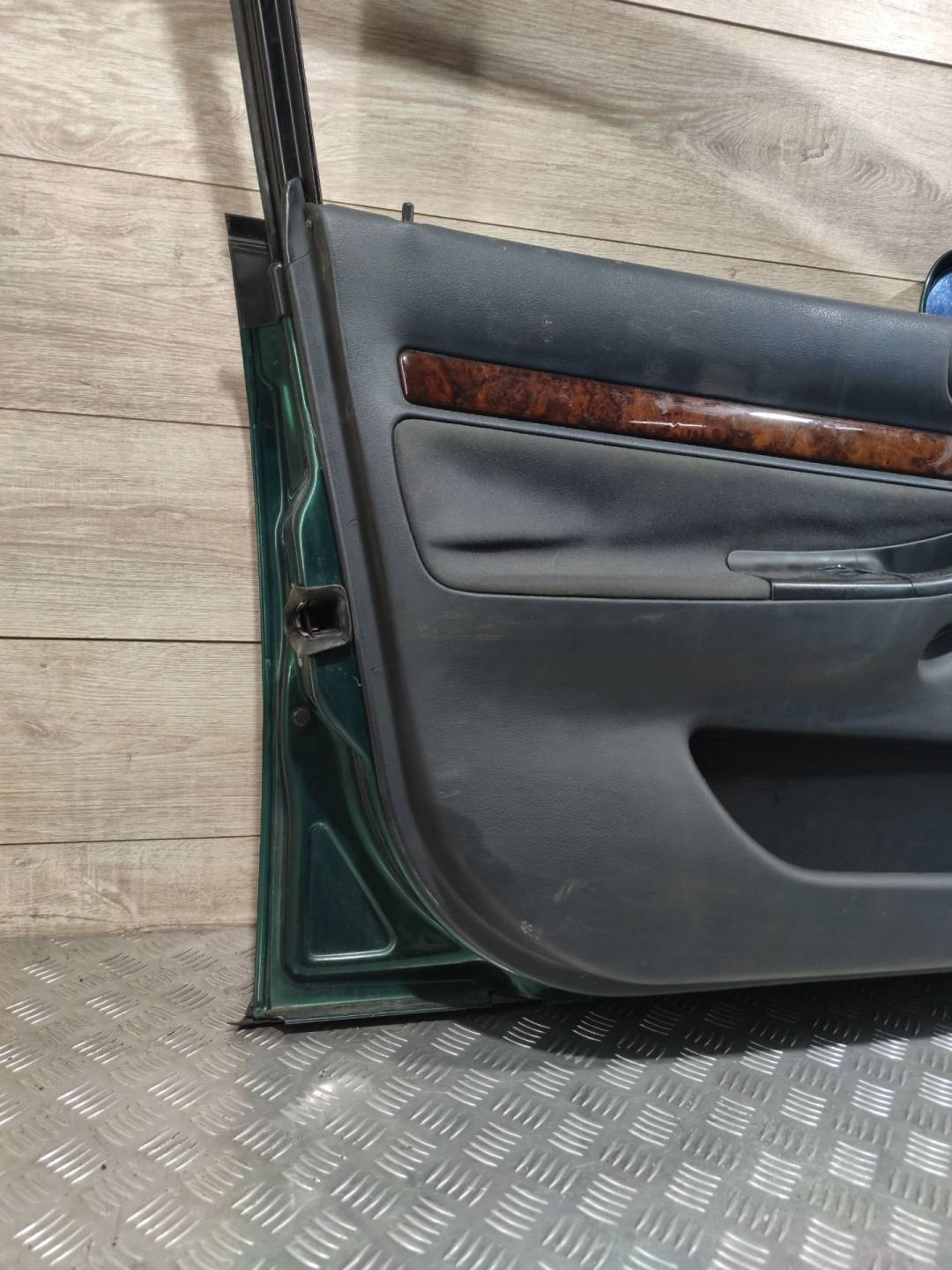 Дверь передняя левая Audi A4 B5 купить в России