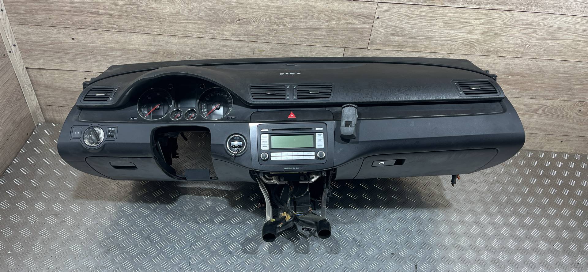 Торпедо (панель передняя) Volkswagen Passat 6 купить в Беларуси