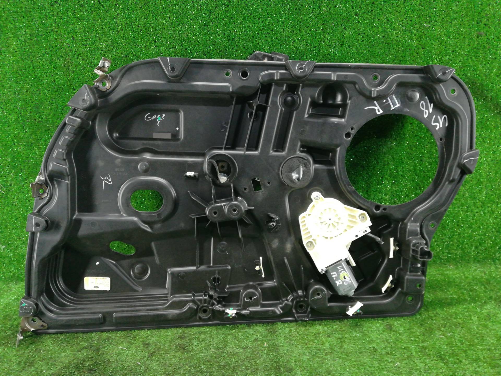 Стеклоподъемник электрический передний правый к Ford Fiesta, 2012, купить | DT-296569. Фото #3