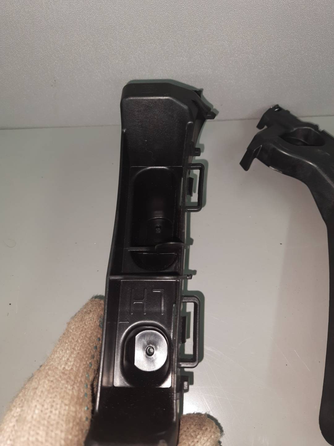 Кронштейн крепления бампера заднего к Chevrolet Trax, 2019, купить | DT-308635. Фото #2