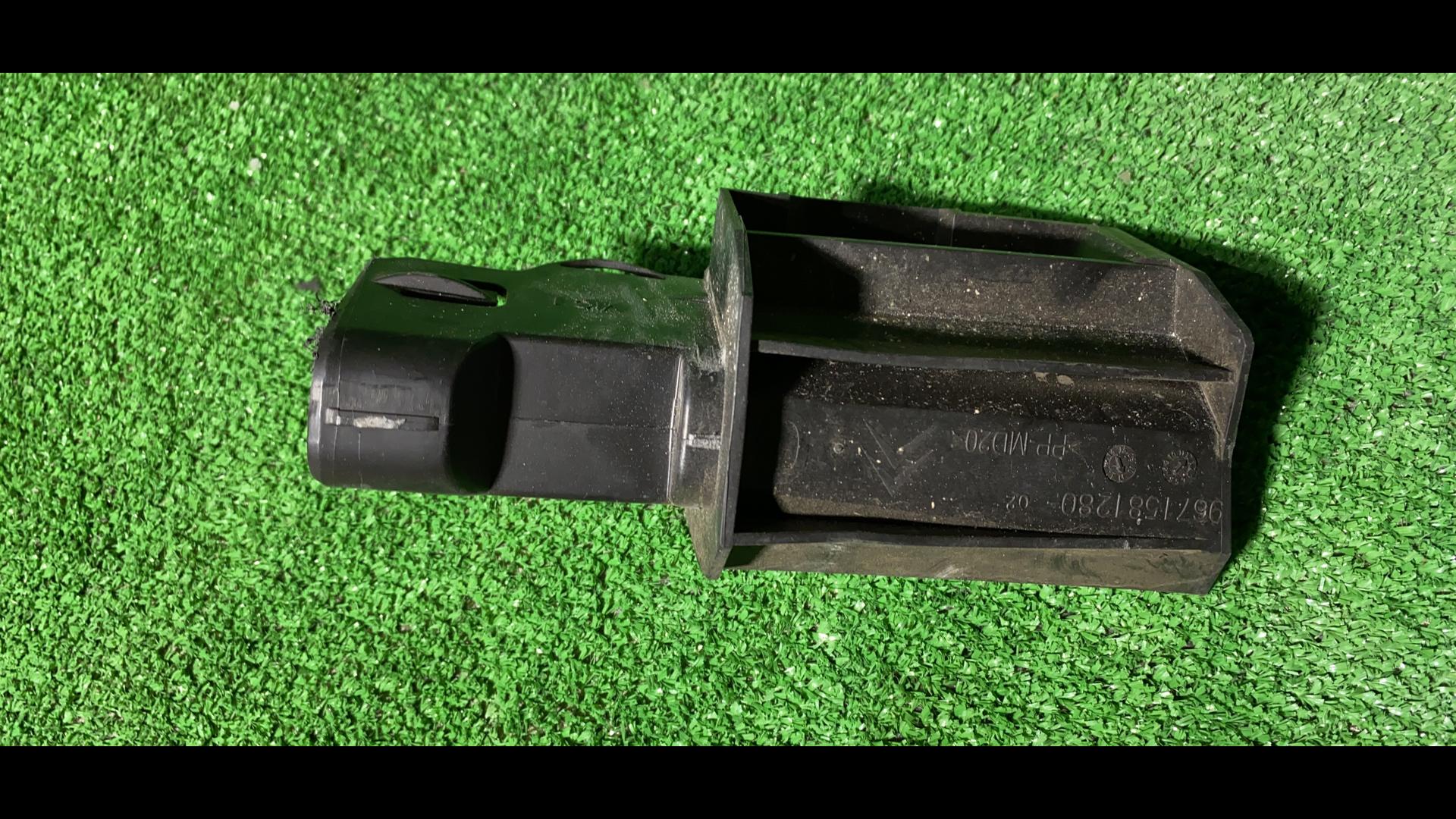 Кронштейн крепления бампера переднего к Citroen DS3 9671581280, 2012, купить | DT-283317. Фото #3