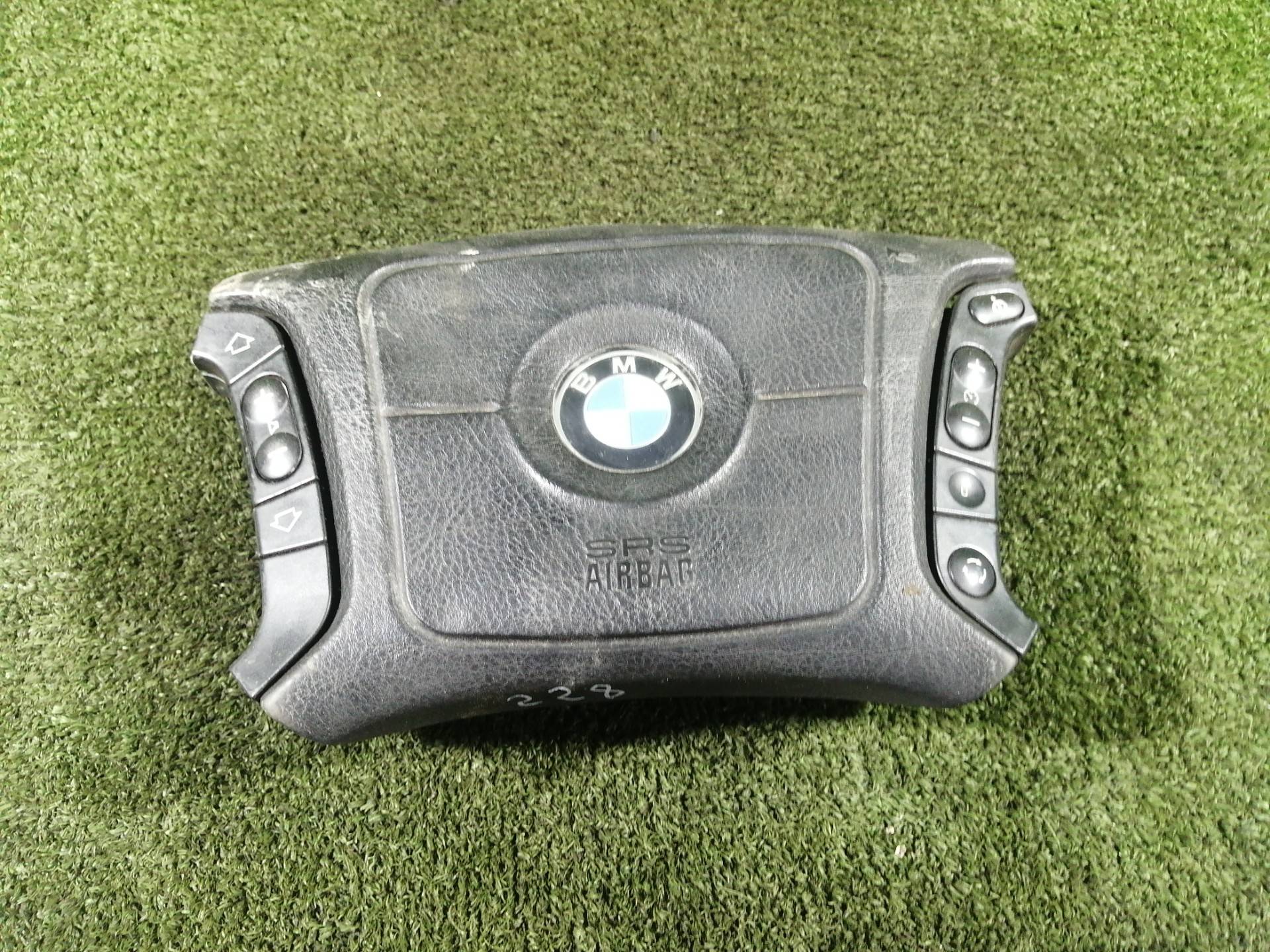 Подушка безопасности (Airbag) водителя - BMW 7 E38 (1994-2001)