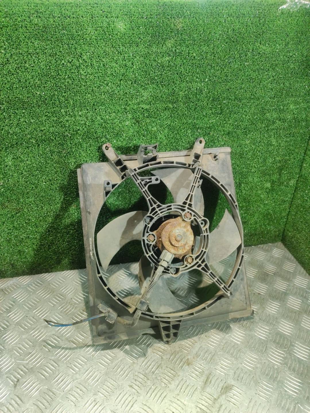 Вентилятор радиатора основного - Mitsubishi Space Star (1998-2005)