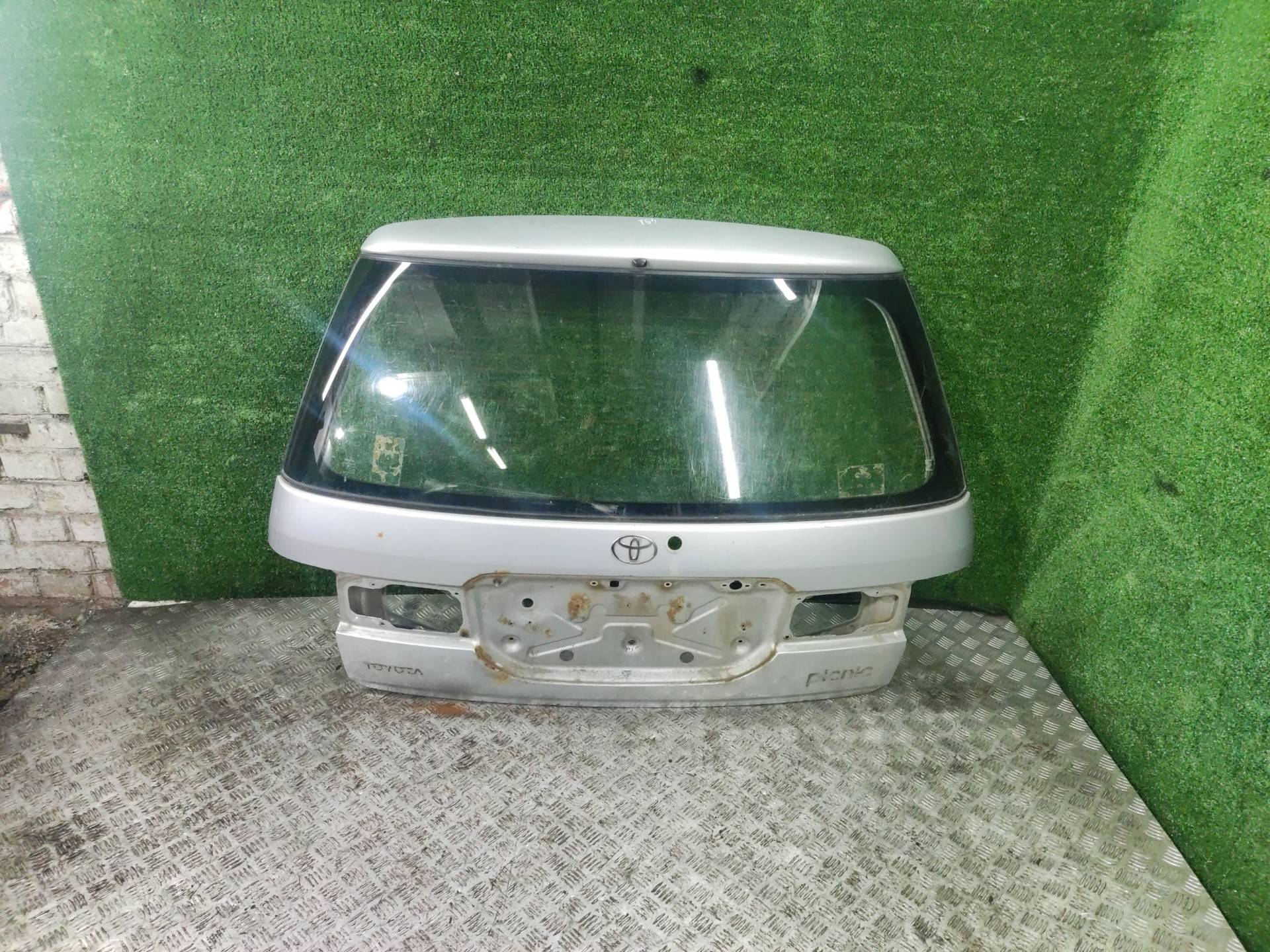 Крышка багажника - Toyota Picnic (1996-2001)