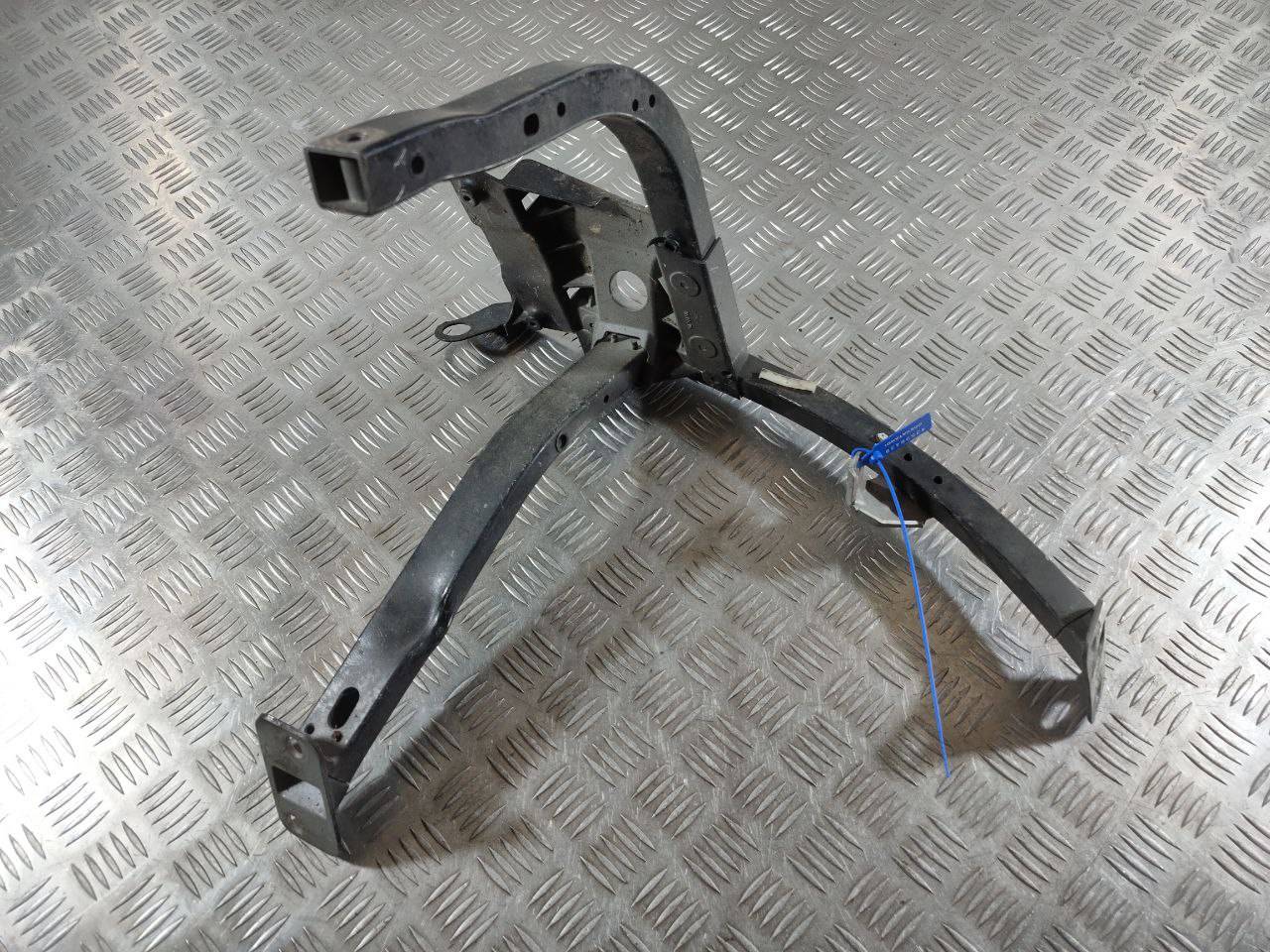 Кронштейн крепления крыла Audi A8 D3/4E 2007 OEM 4E0821138F