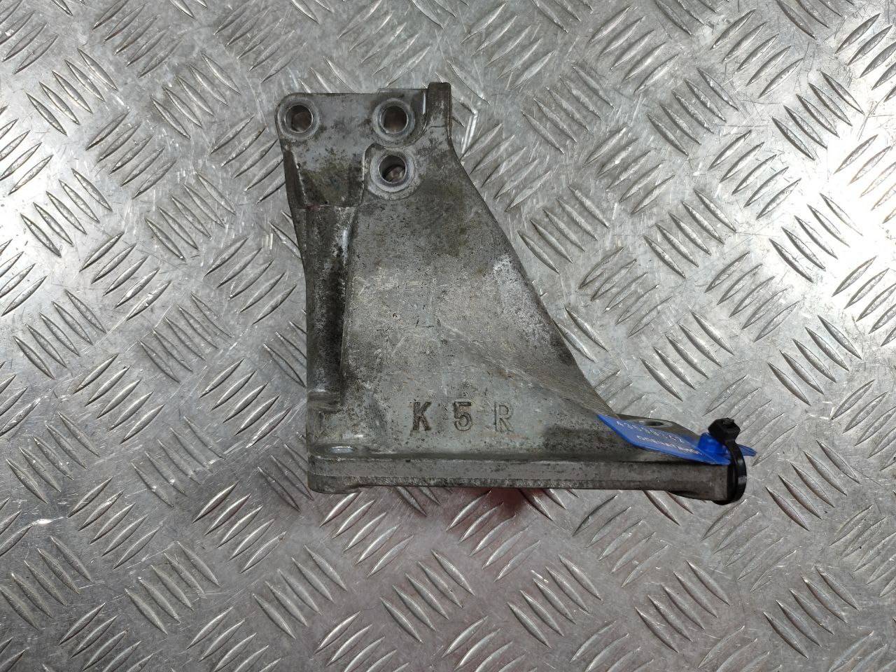 Кронштейн двигателя Infiniti EX 1 поколение 2010 OEM 11232-JK500, 11232JK50A