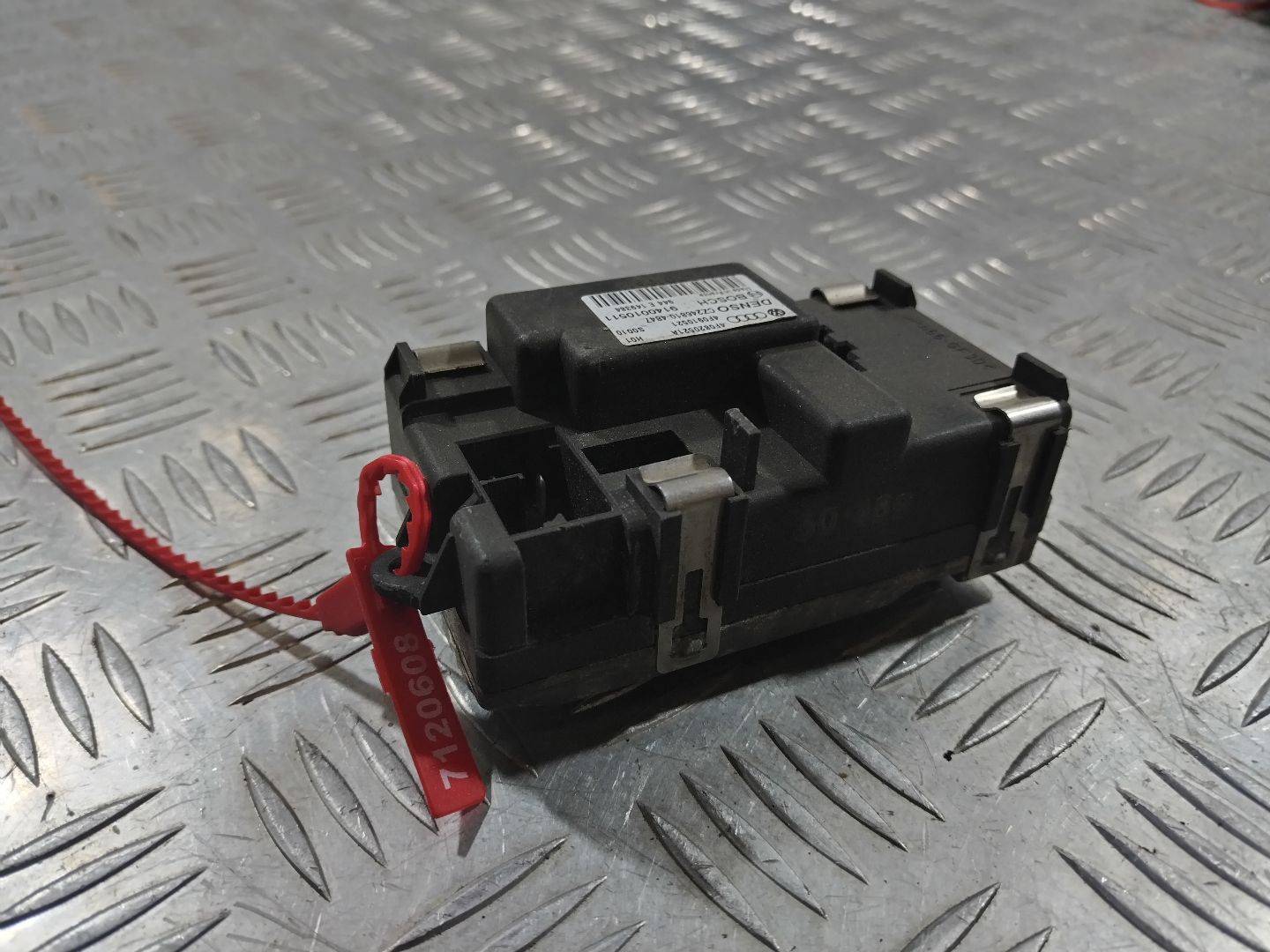 Сопротивление печки Audi A6 4F/C6 2007 OEM 4F0820521A