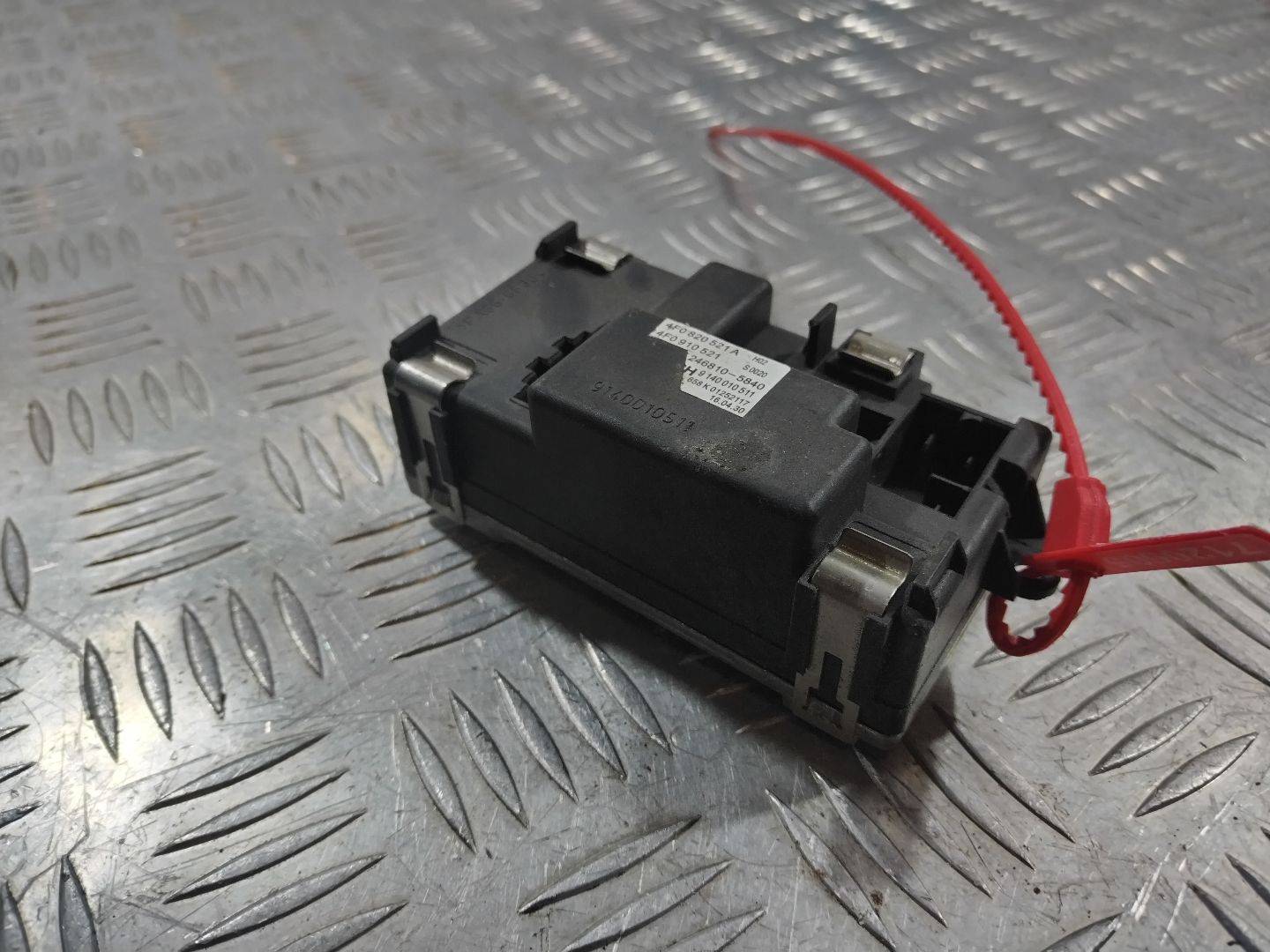 Сопротивление печки Audi A6 4F/C6 2007 OEM 4F0820521A