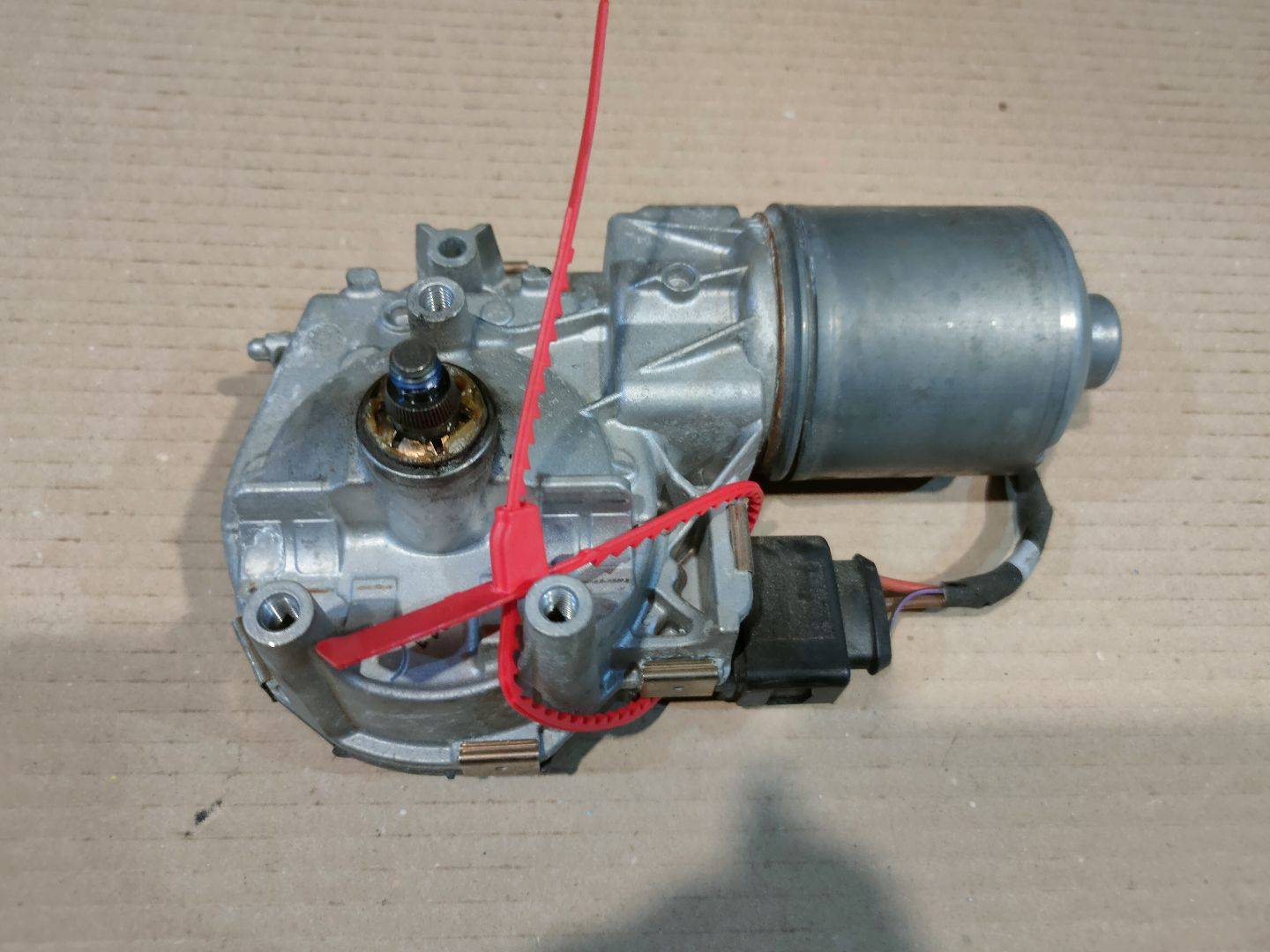 Моторчик передних стеклоочистителей (дворников) Audi A8 D4/4H 2012 OEM 4H1955119C