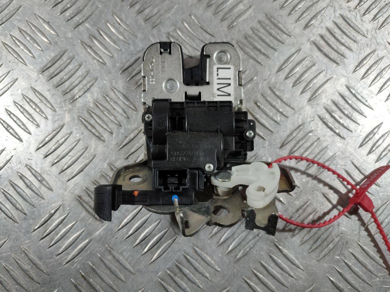 Замок багажника Audi TT 8S 2012 OEM 4H0827505, 4H0827505A