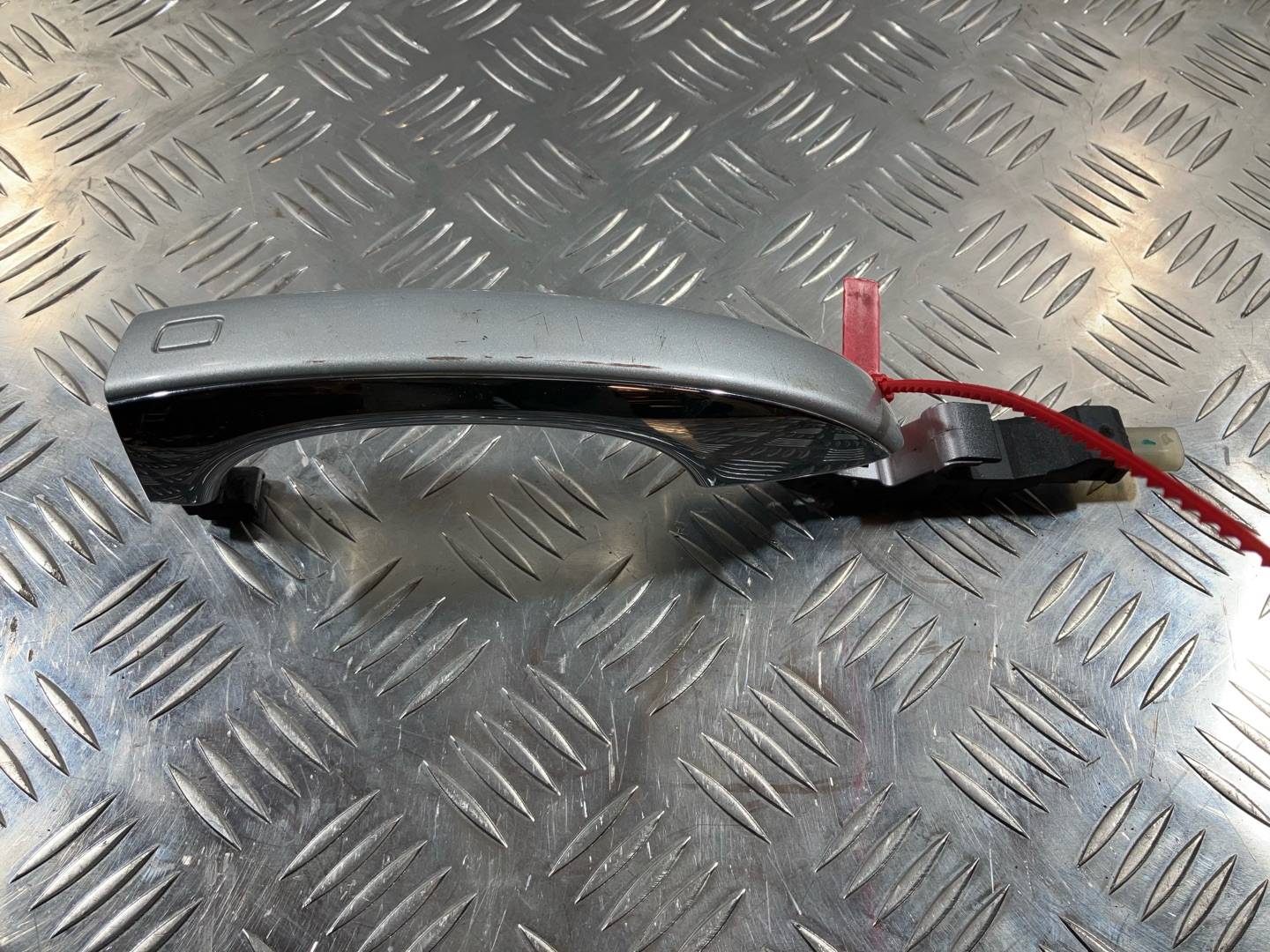 ручка наружная двери левой Audi S8 D4 2012 OEM 4H0837205B