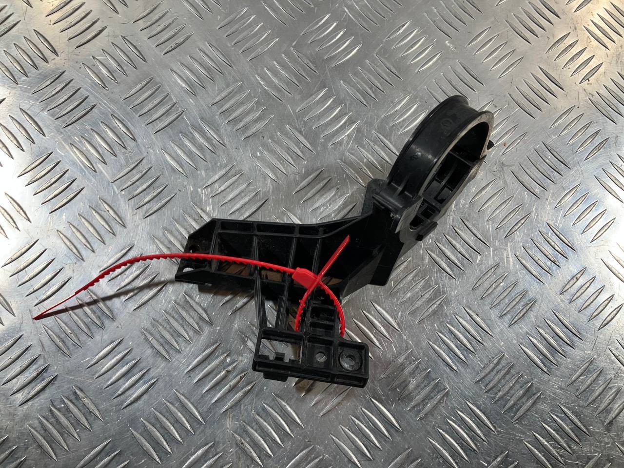 Кронштейн BMW 7 F01/F02 [рестайлинг] 2014 OEM 7575389