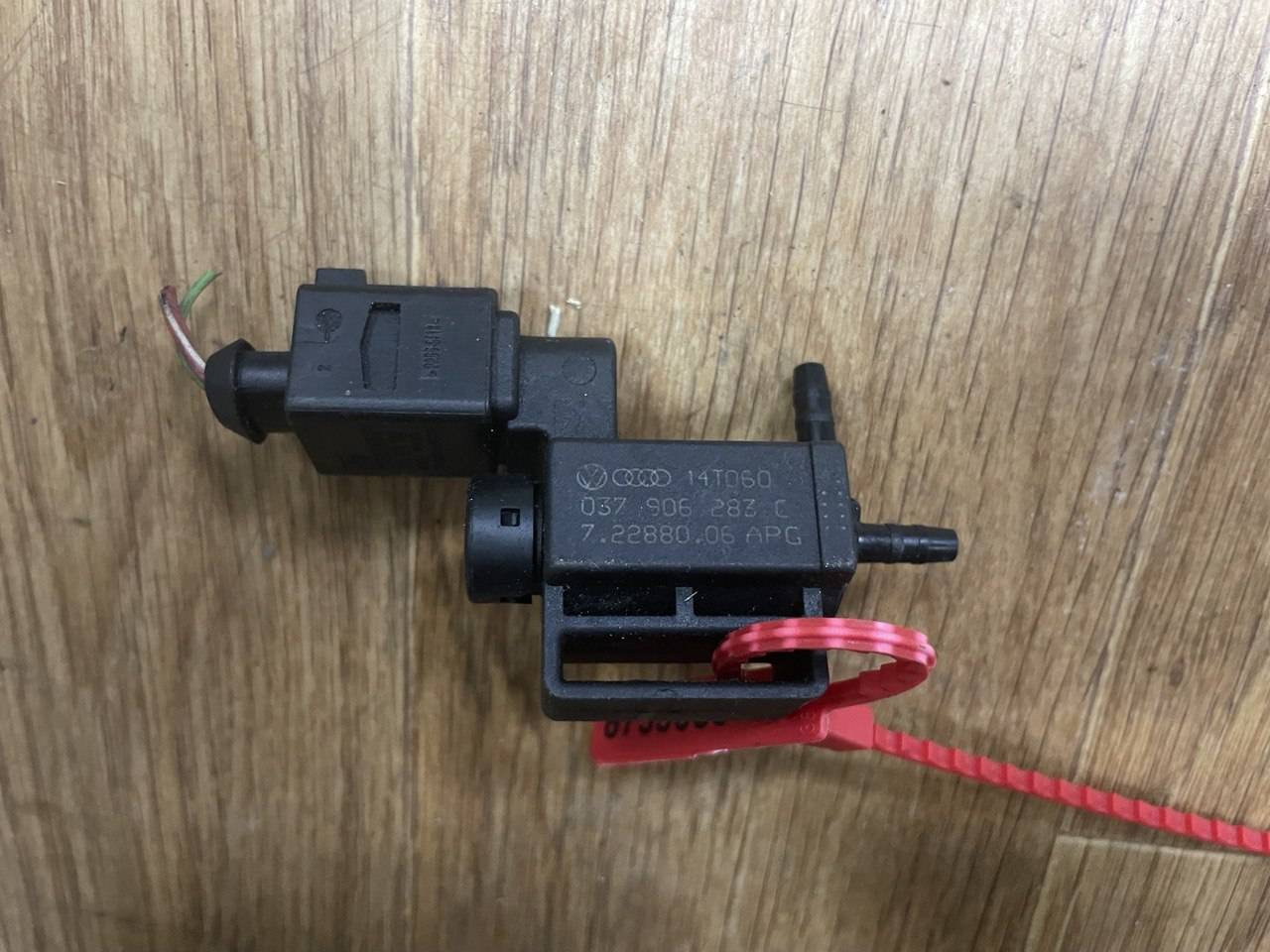 Клапан электромагнитный Volkswagen Passat B7 2013 OEM 037906283C